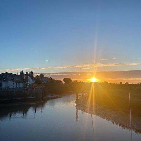 Mornac-sur-Seudre Le 5 Bis Bed & Breakfast エクステリア 写真
